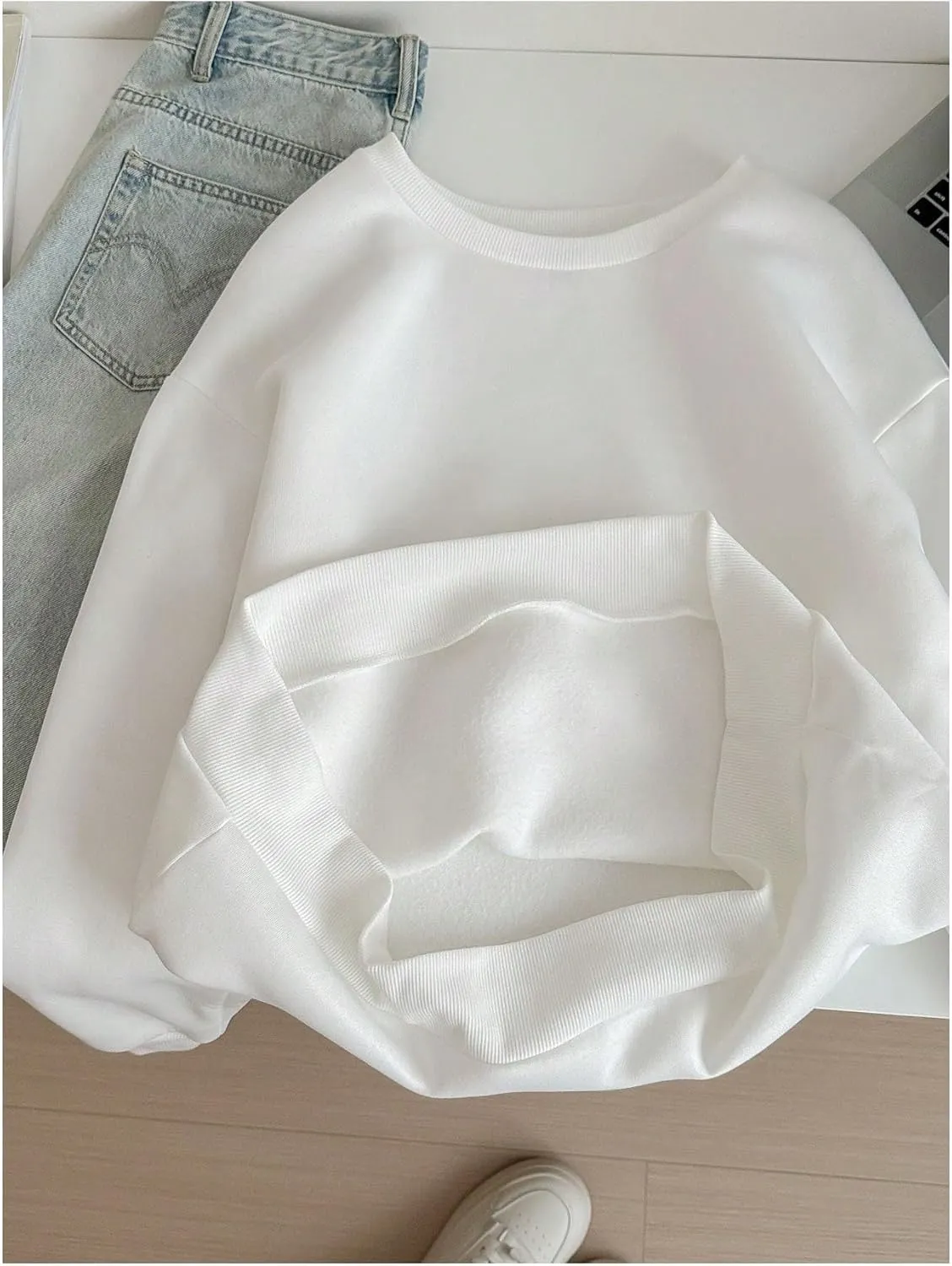 GORGLITTER Women's Letter Graphic Sweatshirt Crewneck Long Sleeve Sweatshirt Tops Pullovers